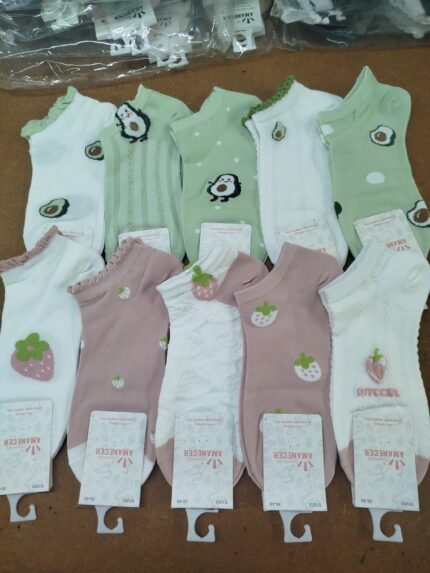 MEDIAS IMPORTADAS POR DOCENA